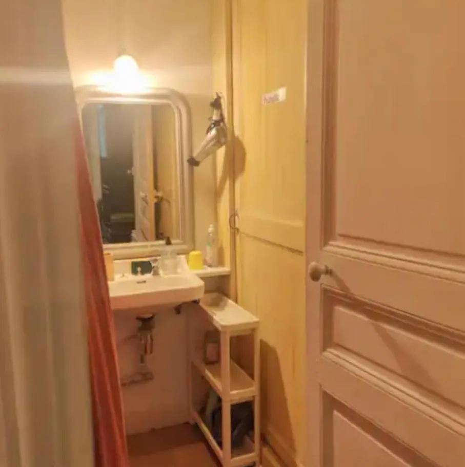 Central Room In Paris 0*,