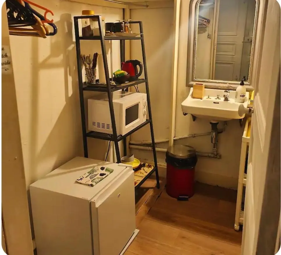 Homestay Central Room In Paris
